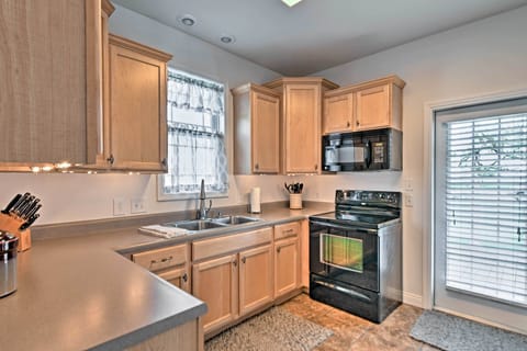 Kitchen | Cooking Basics | Dishware/Flatware