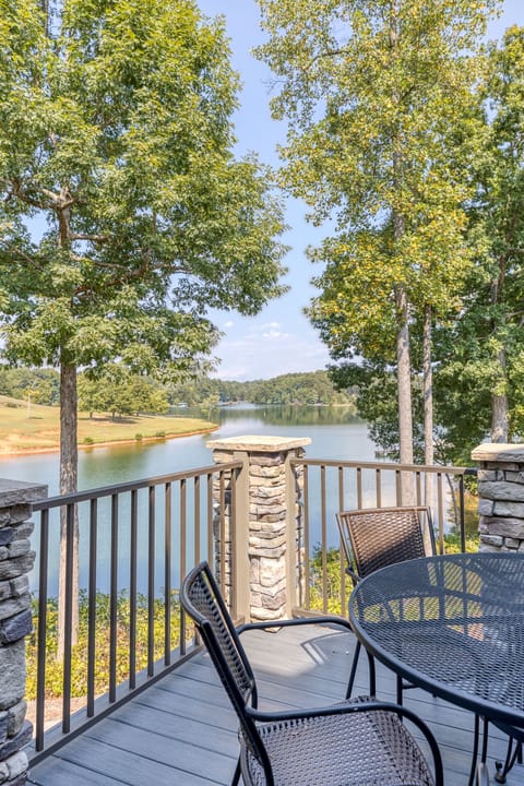 Expansive big water lake views