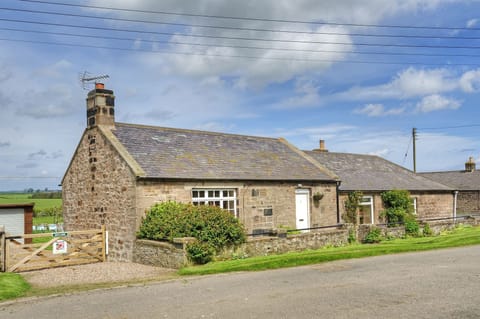 Skylark Cottage sleeps six