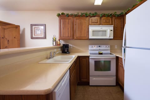 Standard drip coffee maker! Filters provided!