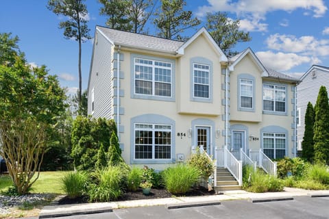 Exterior,Front Elevation,