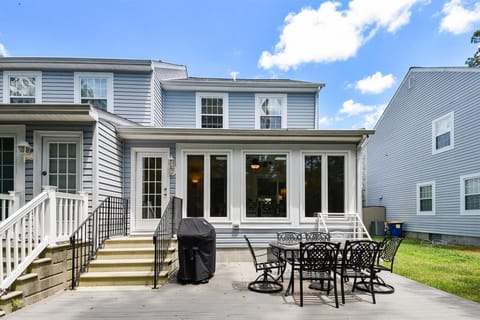 Exterior,Back Elevation,