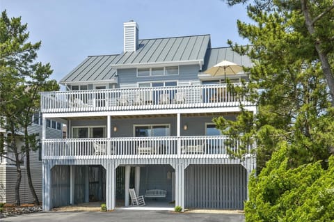 Exterior,Front Elevation,