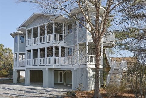 Exterior,Golian, 310 West 5th Street SB,