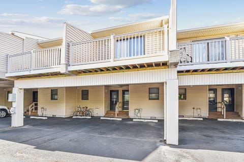 Exterior,Front Elevation,