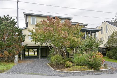 Exterior,Front Elevation,