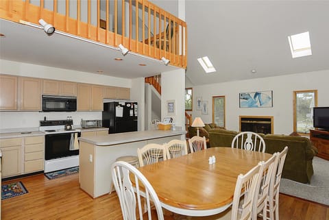 Main Level,Dining Room,