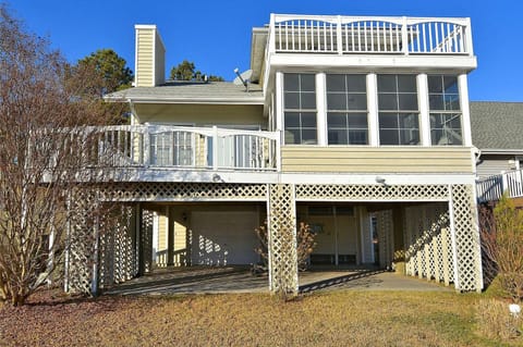 Exterior,Back Elevation,