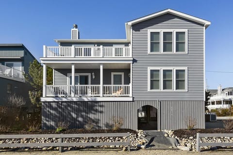 Exterior,Front Elevation,