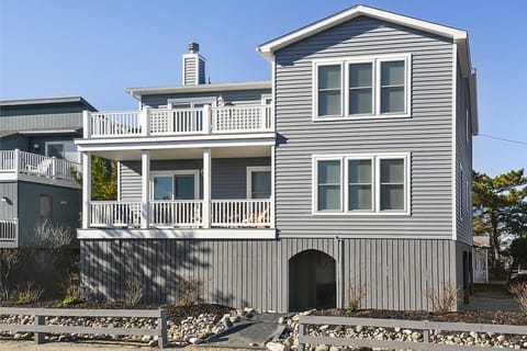 Exterior,Front Elevation,