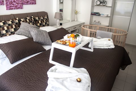 Bedroom with child bed