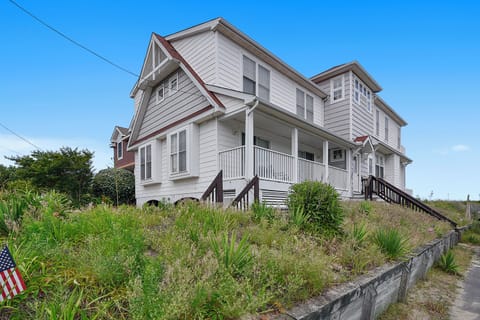 Exterior,99 Wellington Pkwy,