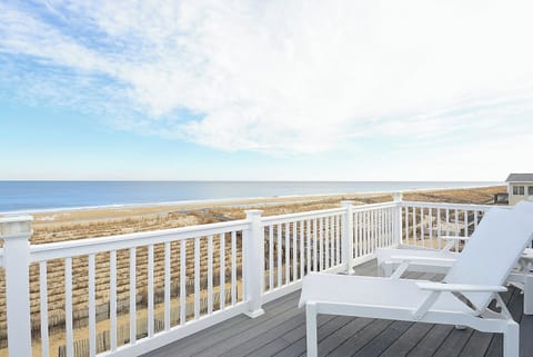 Upper Level,Deck,