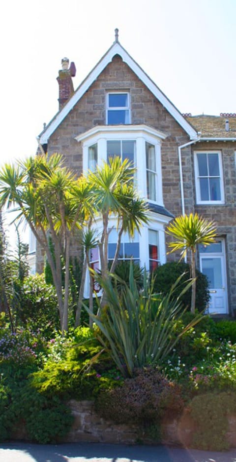 the organic panda house end of terrace