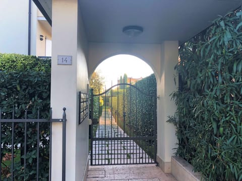 Entrance to Bea's house