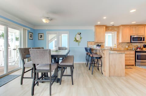 Dolphin Run-Dining Room