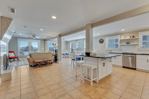 Boracay Lower - Main Living Area