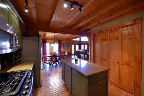 Fully Equipped Chef's Kitchen