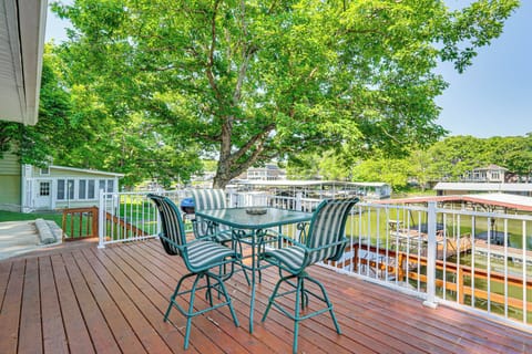 Lake Ozark Vacation Rental | 2BR | 1BA | 750 Sq Ft | Step-Free Access