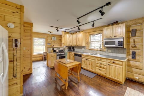 Kitchen | Cooking Basics Supplied