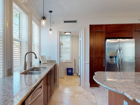 Residence #3828 - Second Floor Fully Furnished Kitchen