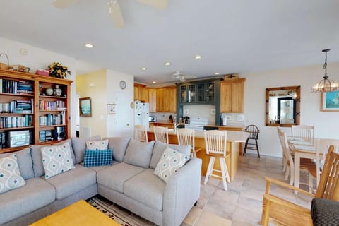 Living and kitchen area