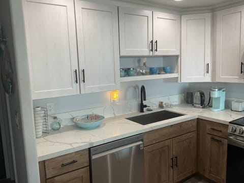 There’s so many cabinets, check them out. 