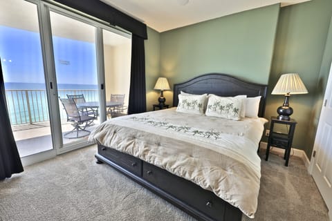 Gulf front master bedroom with a king size bed!