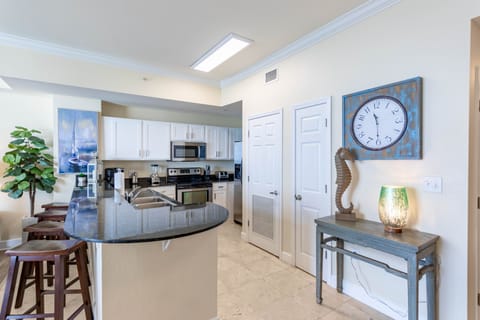 Breakfast Bar 4 Seats for Dining