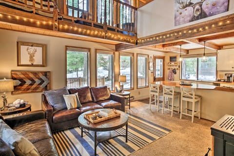 Living Room | Free WiFi