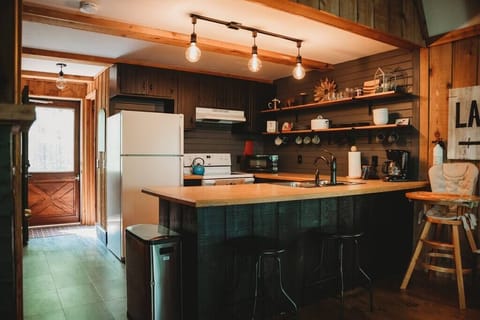 6b14097a-afc1-4840-94e7-ef5cf7a43ae7