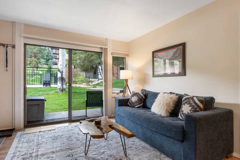 Just steps from the outdoor pool and hot tub, this LIchenhearth condo is the ultimate in convenience
