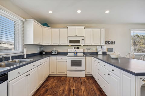 Main Level,Kitchen,