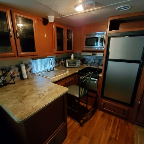 Travel trailer, sleeps 6,  (avail for an addit'l $150 per stay)