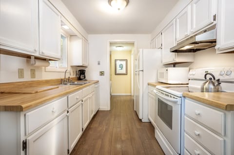 Fully equipped kitchen with all the basics you’ll need plus blender & crockpot