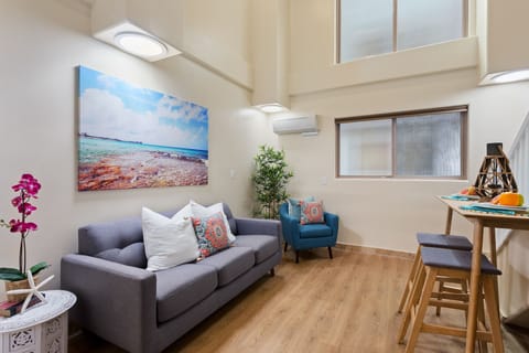 Cozy Living Space Blocks from the Beach