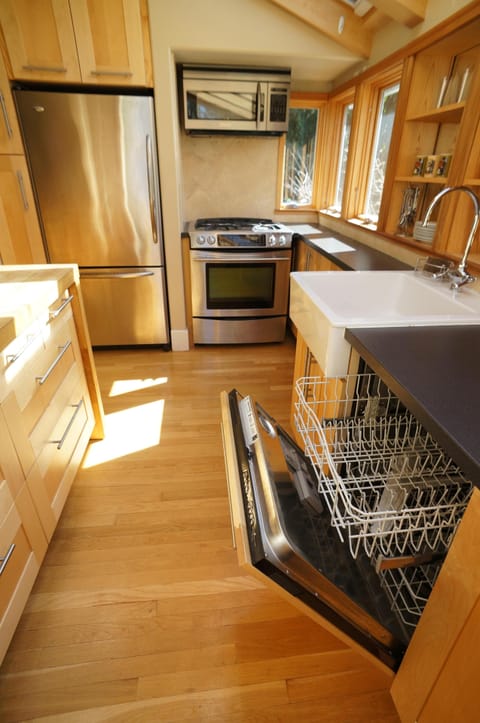 We have full appliances, including dishwasher