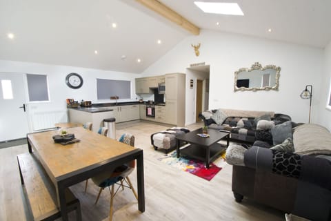 Rustic dining table for 6 people.