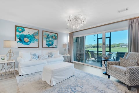 Welcome to Seascape Lakefront Villas 121- Uncorked!