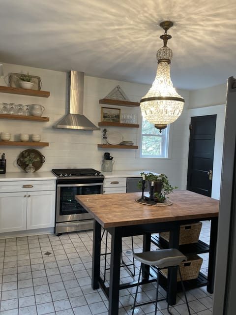 Newly updated and fully equipped kitchen.