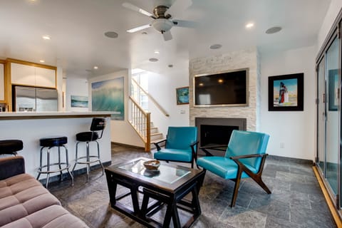 Living room / kitchen on 2nd level