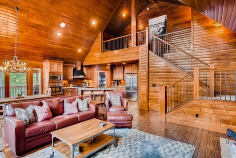 Crestview - Vacation Rental 365 - Open-concept kitchen and living space built for gathering and good times