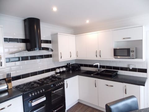 Well equipped kitchen