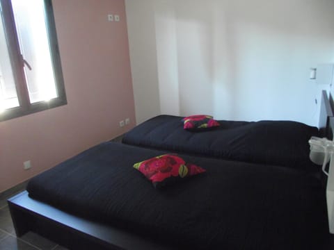 Bedroom 2 single bed gite 1