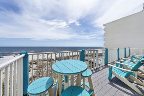 Sundial G3 Gulf Front Balcony and Seating