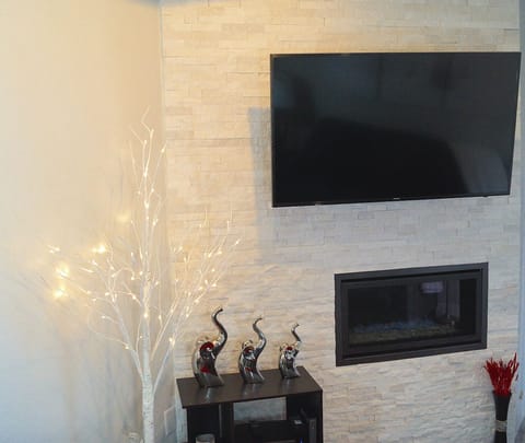 Fireplace & Smart TV