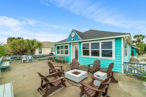 Cozy Beachfront Outdoor Area w/ Custom Fire Pit
