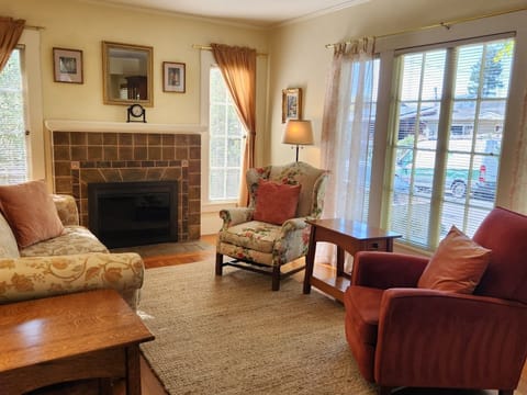 Bright and cozy living room.