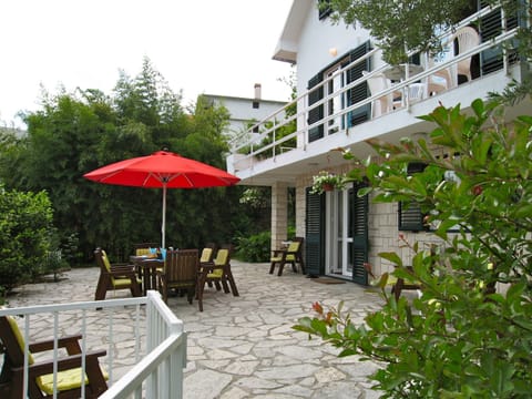 Large terrace for alfresco dining