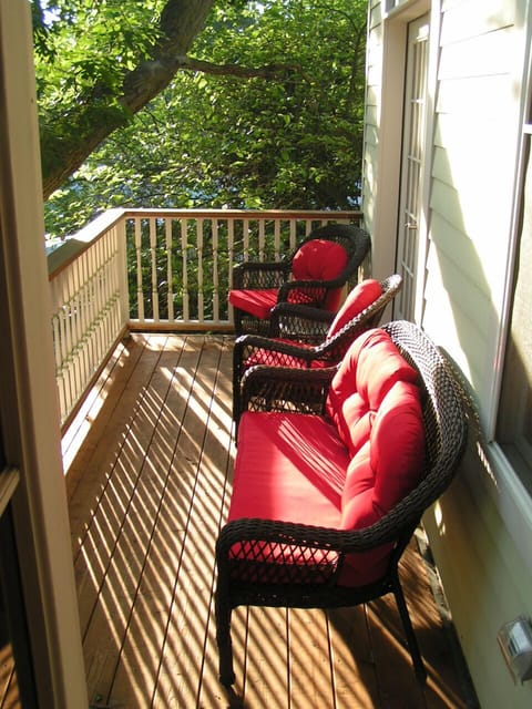 2nd floor deck